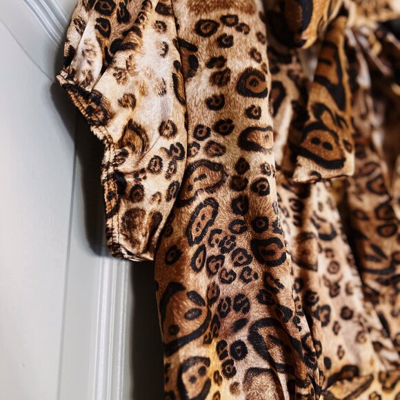 Vintage Y2K Leopard Print Tie-Neck Top Volia Medium Made in USA - Picture 4 of 8